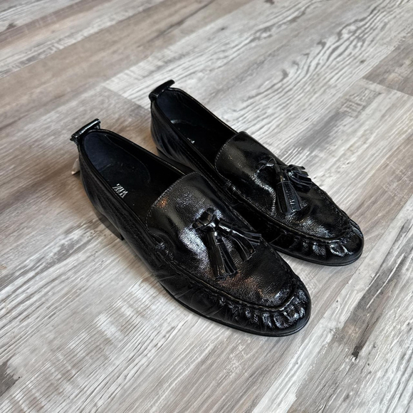 ZARA GATHERED TASSEL LEATHER LOAFERS Size 6.5 or 37 - Picture 1 of 8